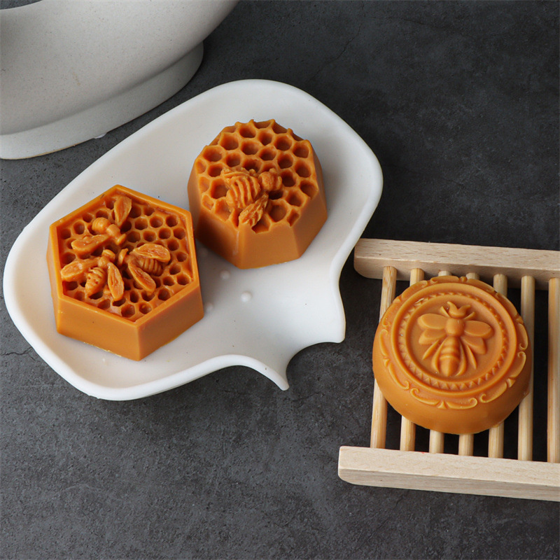 3D Flying Bee Honeycomb Candle - đánh giá và giá Soap Making Formula