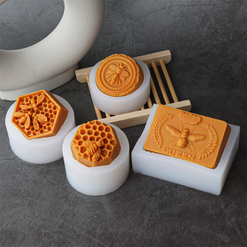 3D Flying Bee Honeycomb Candle - đánh giá và giá Soap Making Formula